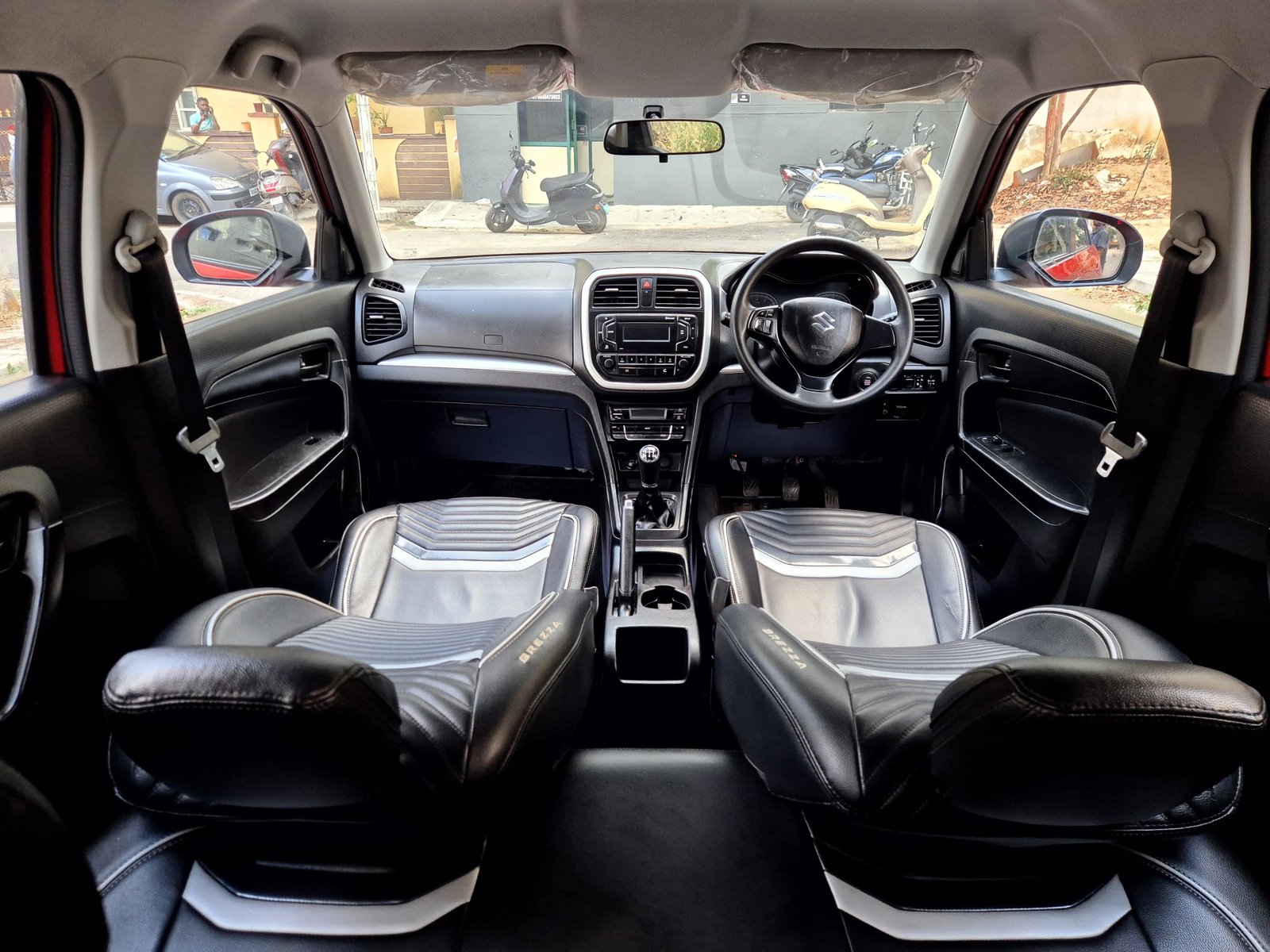BREZZA VXI